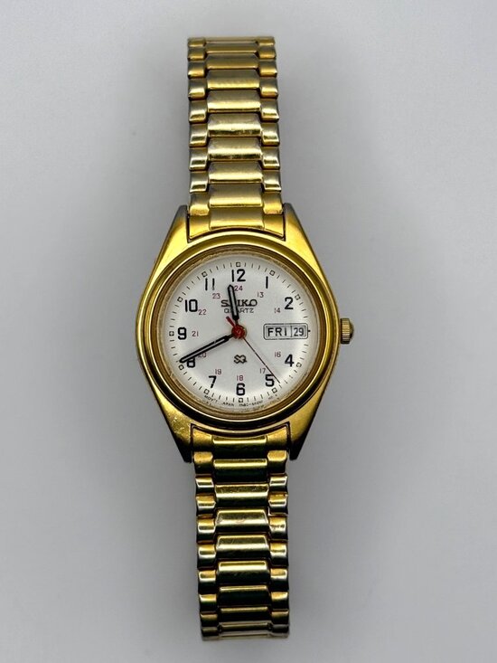 Vintage Seiko 1992 Railroad Ladies Round Gold and white Watch Working